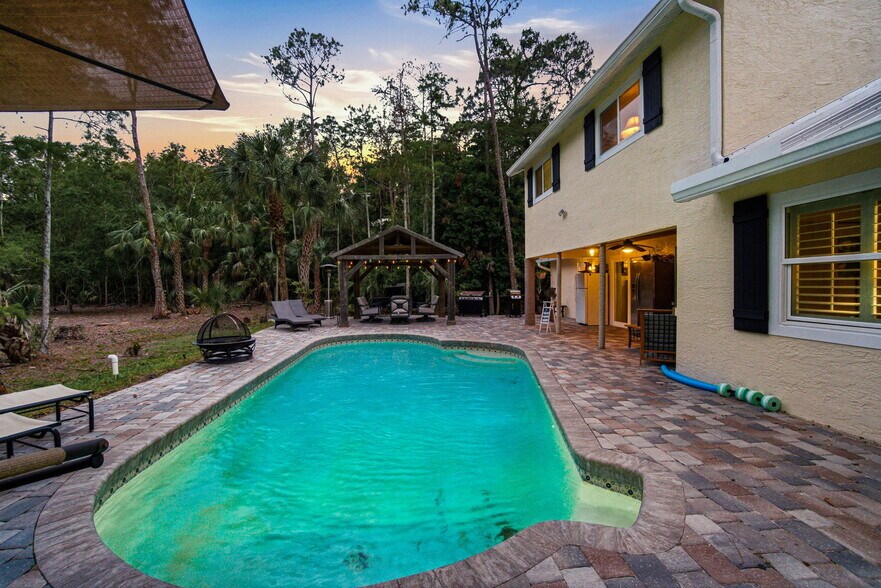 More Photos Of 4120 3rd Ave NW, Naples Apartments For Sale