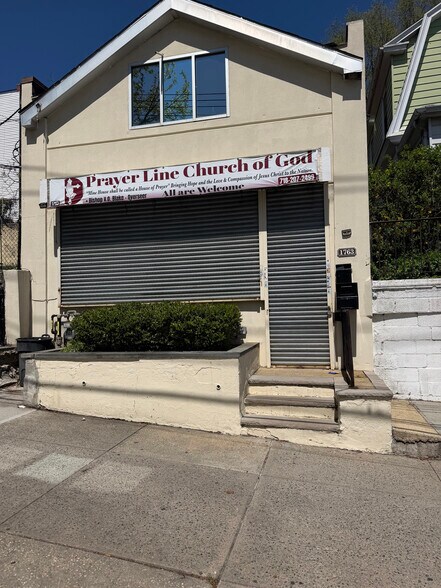 More Photos Of 1763 Pitman Ave, Bronx Office For Sale