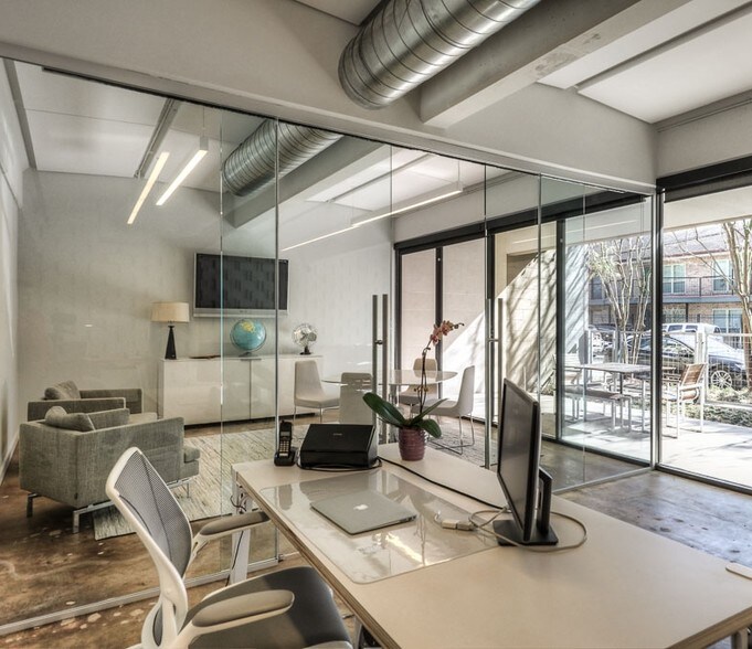 More Photos Of 616 Hawthorne St, Houston Coworking Space