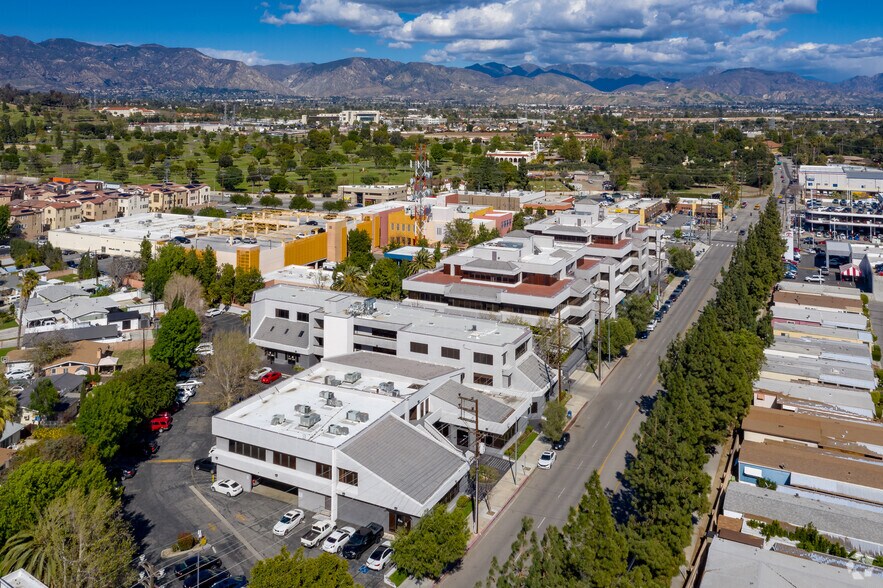 More Photos Of 15451 San Fernando Mission Blvd, Mission Hills Unknown For Lease