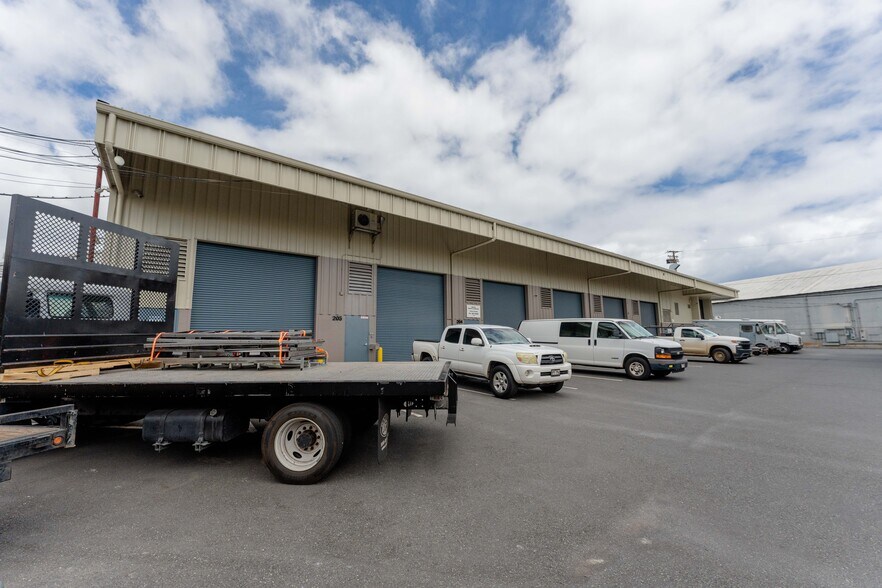 More Photos Of 2290 Alahao Pl, Honolulu Unknown For Lease