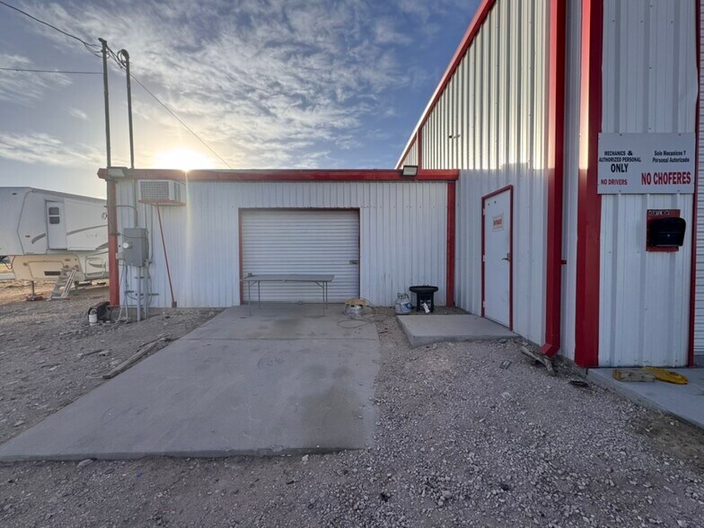 More Photos Of 5210 W Dunnam St, Hobbs Truck Terminal For Sale
