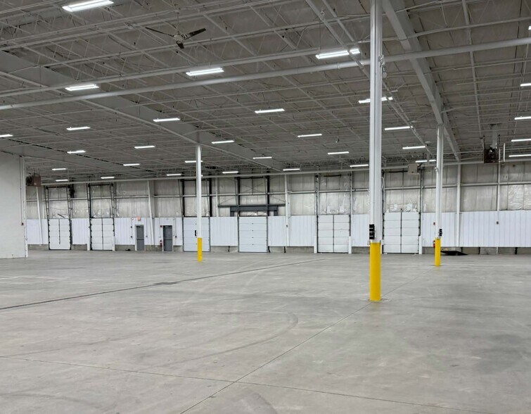 More Photos Of 60 Olympia Ave, Woburn Warehouse For Lease