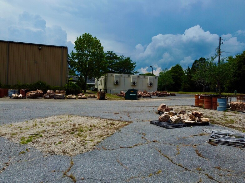 More Photos Of 490 Sibley Ave, Union Point Warehouse For Sale