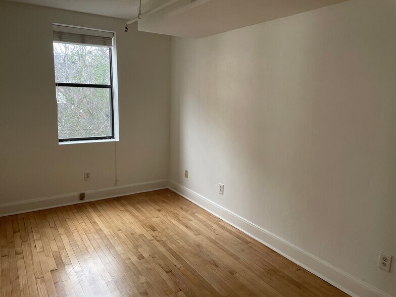 More Photos Of 19 SW 2nd St, Gainesville Office For Lease