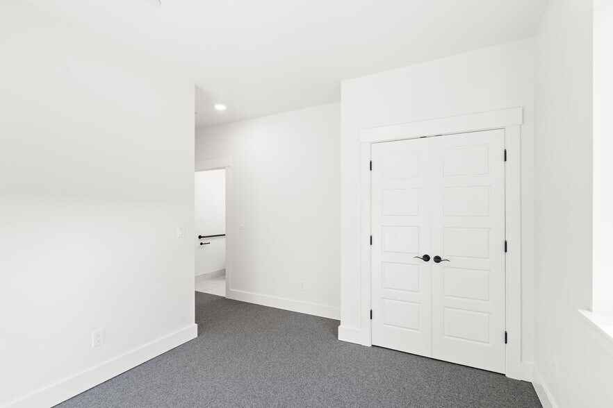 More Photos Of 1801 SE Brookwood Ave, Hillsboro Specialty For Sale
