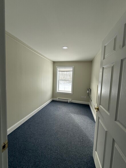 More Photos Of 40 Canal St, Lancaster Office For Lease