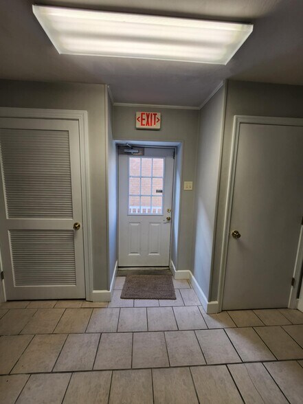 More Photos Of 223 N Main St, Franklin Office For Lease