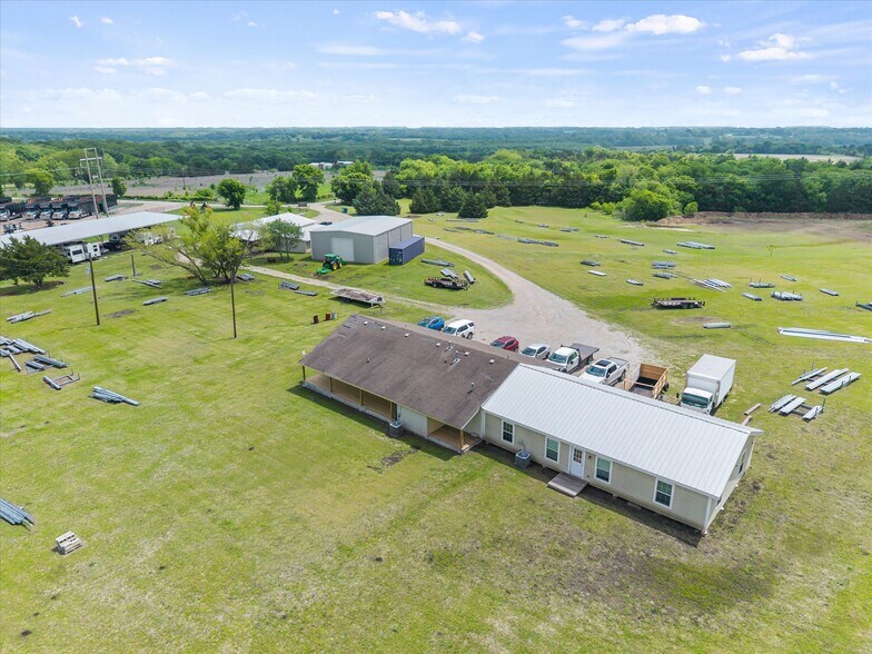 More Photos Of 1101 Willy Vester Rd, Van Alstyne Warehouse For Sale