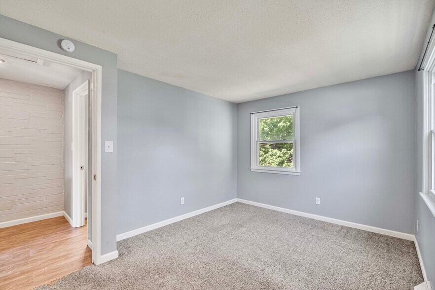 More Photos Of 2704-2712 Magnolia Dr, Bettendorf Apartments For Sale