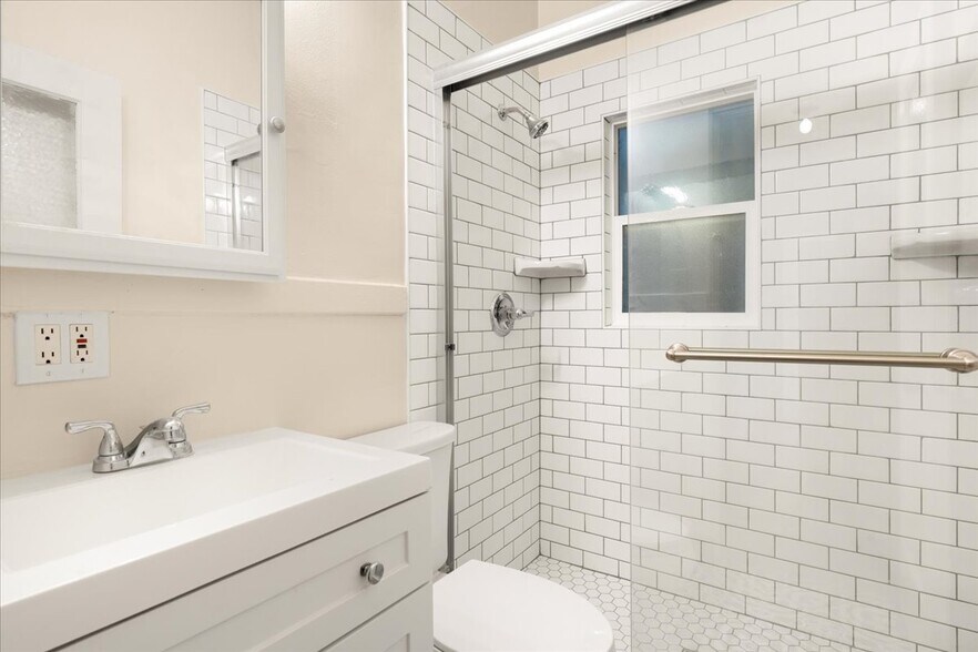 More Photos Of 15 Hawthorne Way, San Jose Apartments For Sale