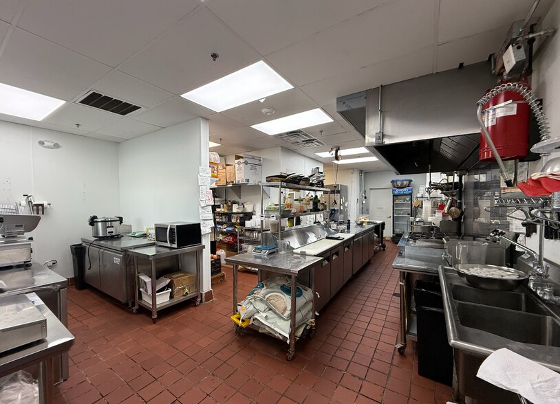 More Photos Of 4070 State Highway 121, Carrollton General Retail For Lease