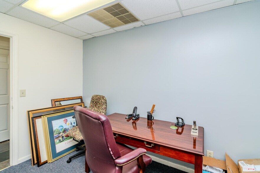 More Photos Of 100-102 Consumer Ln, Frankfort Office For Sale