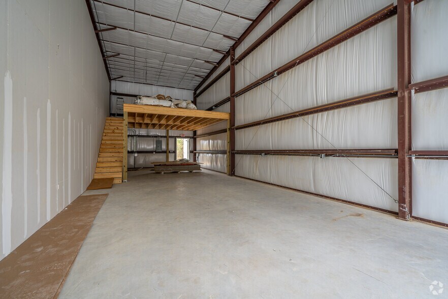 More Photos Of 17214 Huffmeister Rd, Cypress Showroom For Sale