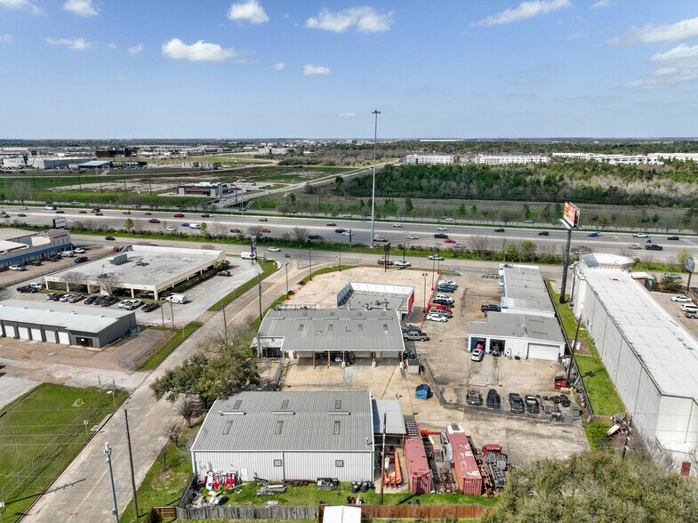 More Photos Of 115 Cinnamon Dr, Katy Flex For Lease