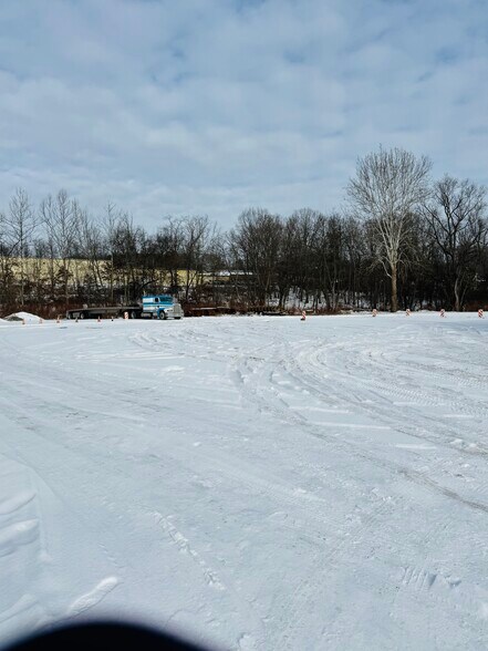 More Photos Of 1635 New Stanton Ruffsdale Rd, Hunker Parking Lot For Sale