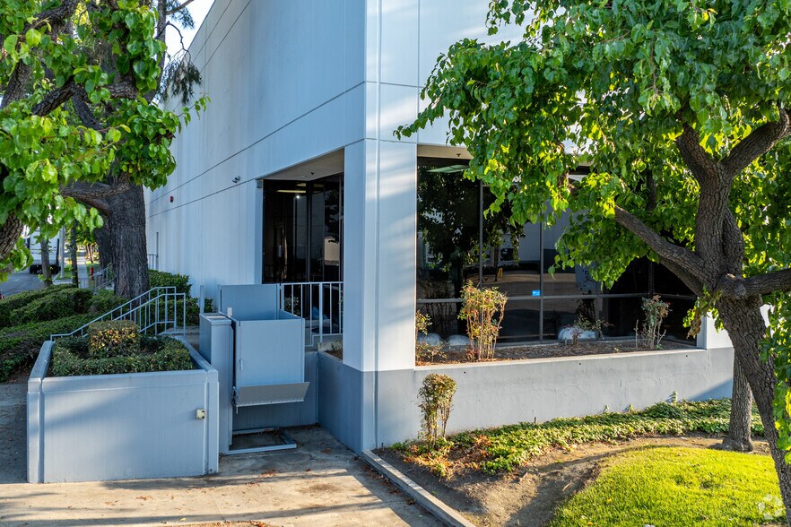 More Photos Of 5981-5999 Malburg Way, Vernon Warehouse For Lease