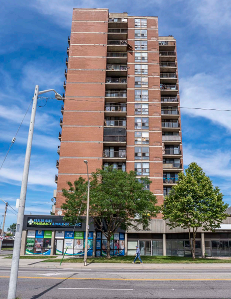 Primary Photo Of 810 Ouellette Av, Windsor Apartments For Sale