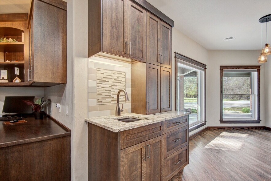More Photos Of 4748 N 4318, Pryor Flex For Sale