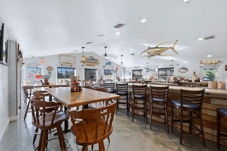 More Photos Of 2901 Placida Rd, Englewood Restaurant For Sale