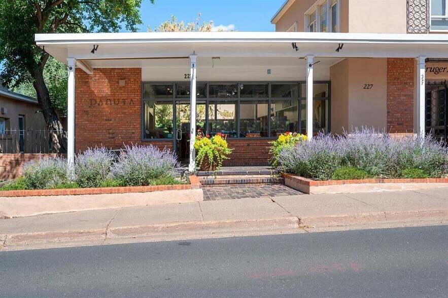 More Photos Of 227 E Palace Ave, Santa Fe Office For Sale