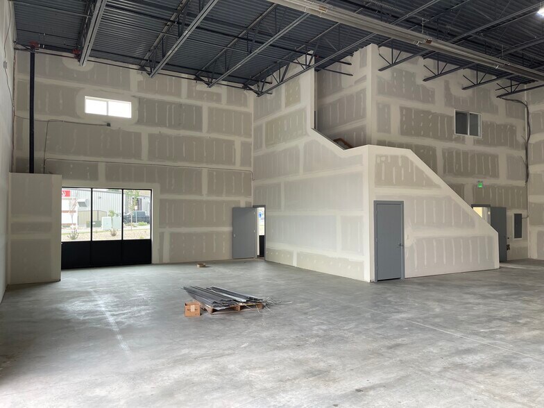 More Photos Of 8018 S Welby Park Dr, West Jordan Warehouse For Lease