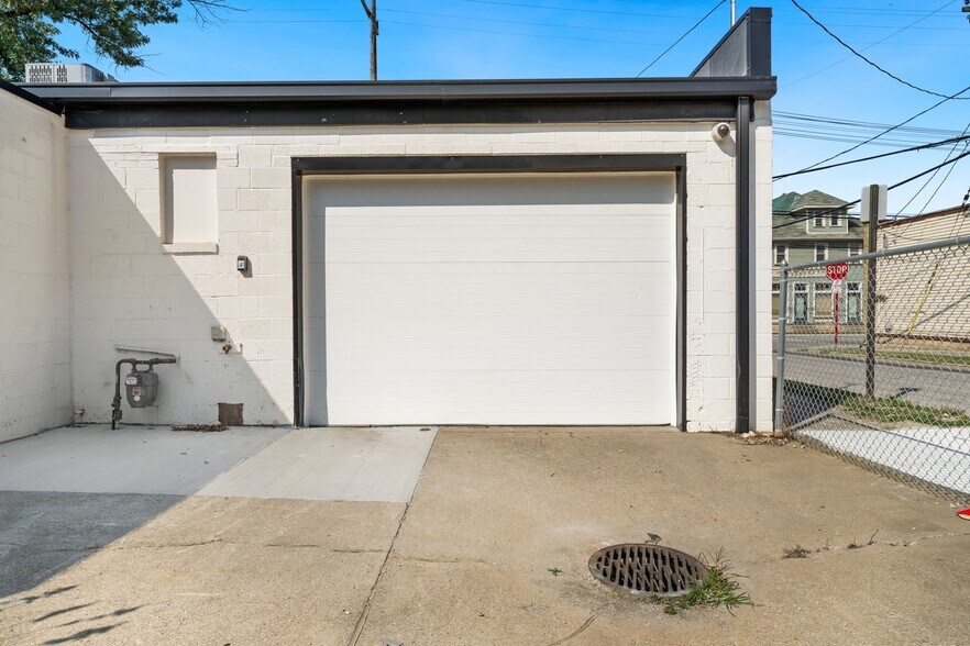 More Photos Of 4651 W 130th St, Cleveland Warehouse For Sale