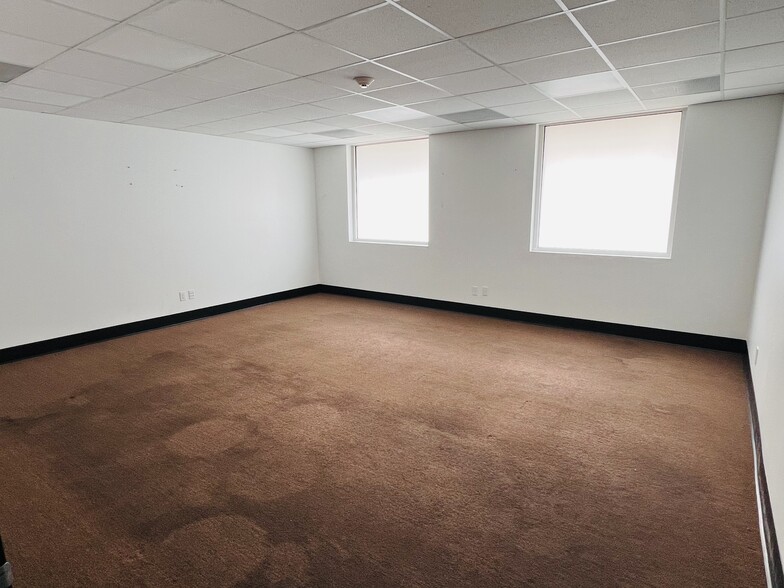 More Photos Of 3401 Winona Ave, Burbank Warehouse For Sale