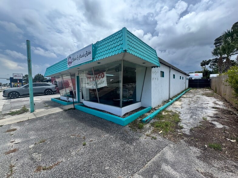 More Photos Of 322 Ridgewood Ave, Daytona Beach Storefront Retail Office For Sale