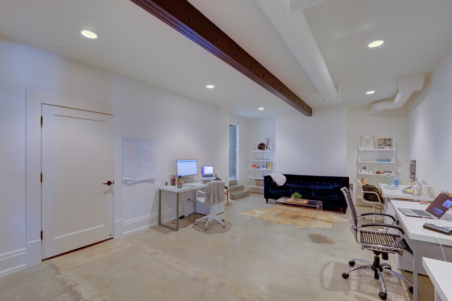 More Photos Of 904 San Antonio St, Austin Office For Lease