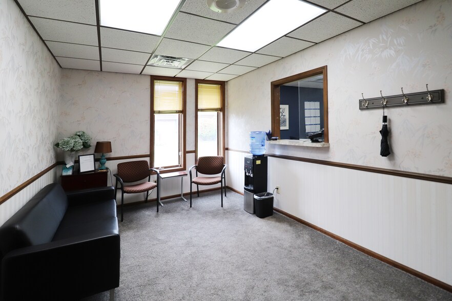 More Photos Of 4021 W Main St, Kalamazoo Office For Sale