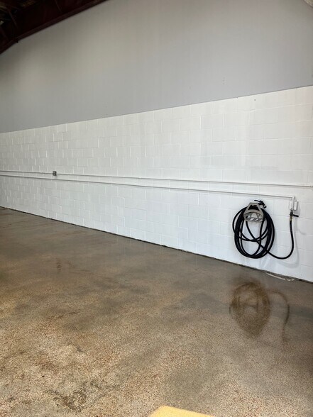 More Photos Of 1380-1386 Maras St, Shakopee Warehouse For Lease