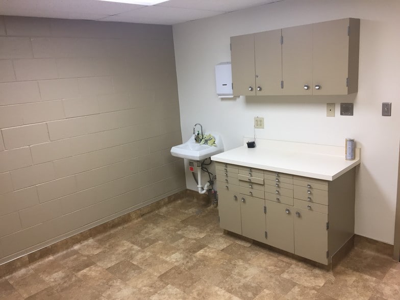 More Photos Of 2201-2205 19th St, Bakersfield Medical For Sale