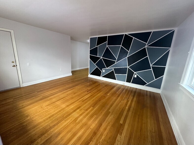 More Photos Of 14 E 40th St, Wilmington Apartments For Sale