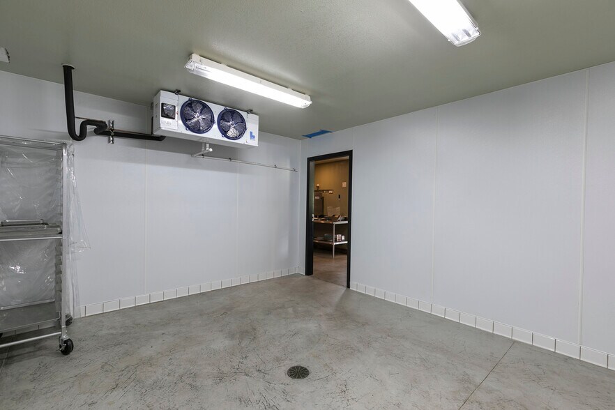 More Photos Of 125 & 139 Hannon Ln, Darby Restaurant For Sale