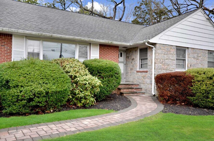More Photos Of 937 Walt Whitman Rd, Melville Office Residential For Sale