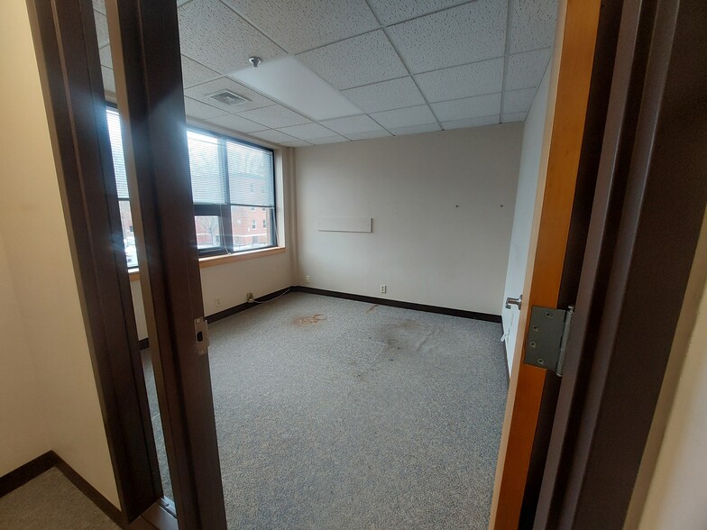 More Photos Of 1000 Cambridge St, Cambridge Medical For Lease