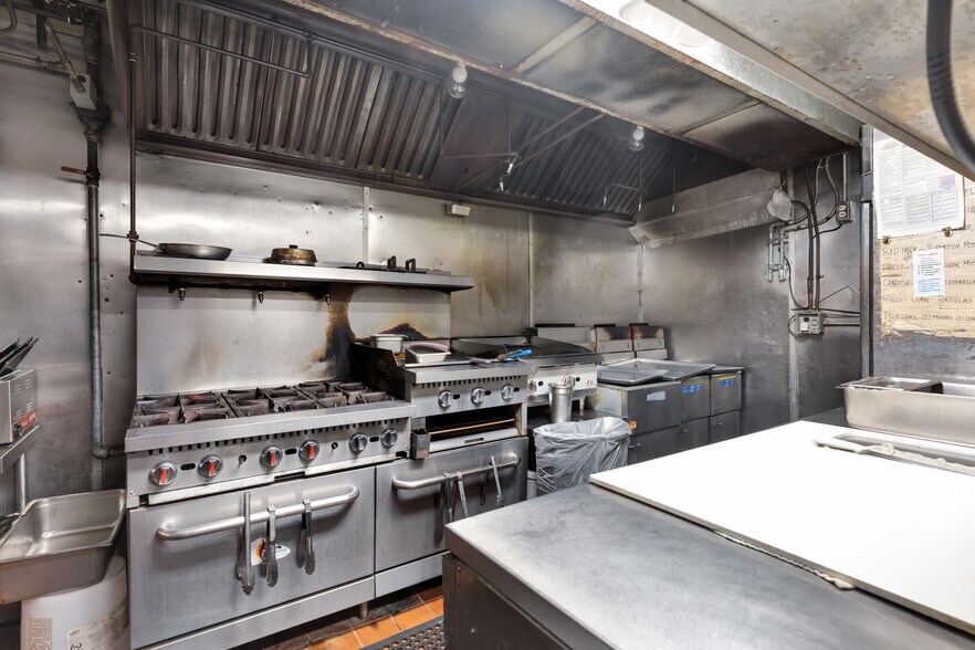 More Photos Of 81901 Overseas Hwy, Islamorada Restaurant For Sale