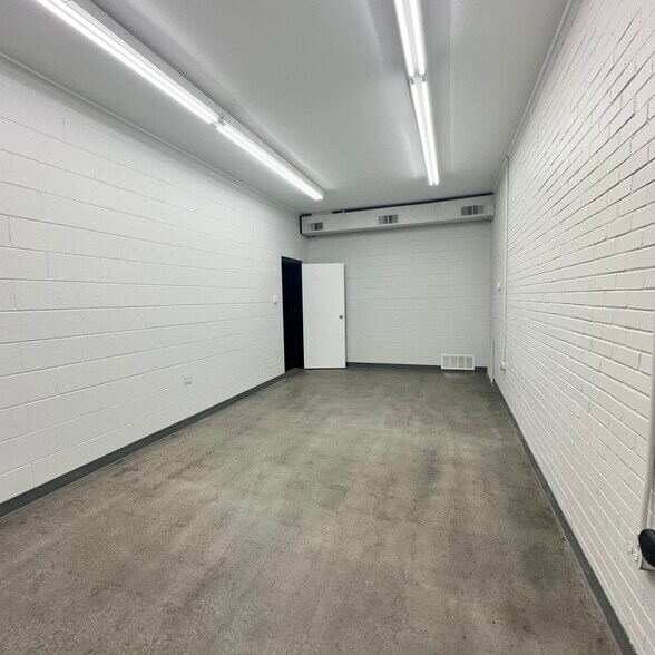 More Photos Of 710 Dawn St, Richmond Warehouse For Lease