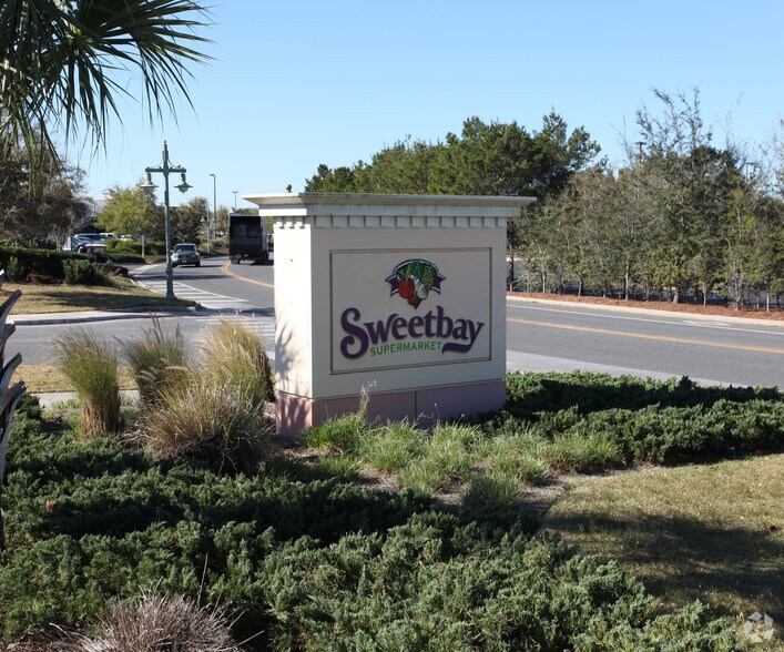 More Photos Of 820 Old Camp Rd, The Villages Supermarket For Lease
