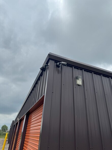 More Photos Of 2851 Business Pl SE, Massillon Self Storage For Sale