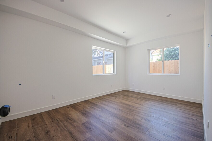 More Photos Of 6421 Troost Ave, North Hollywood Apartments For Sale