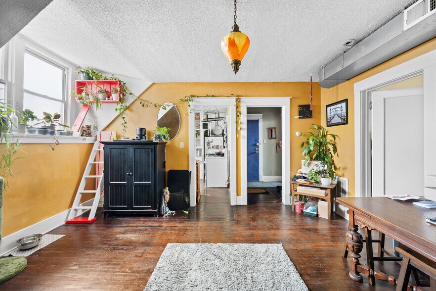 More Photos Of 212-220 Grant St, Buffalo Apartments For Lease