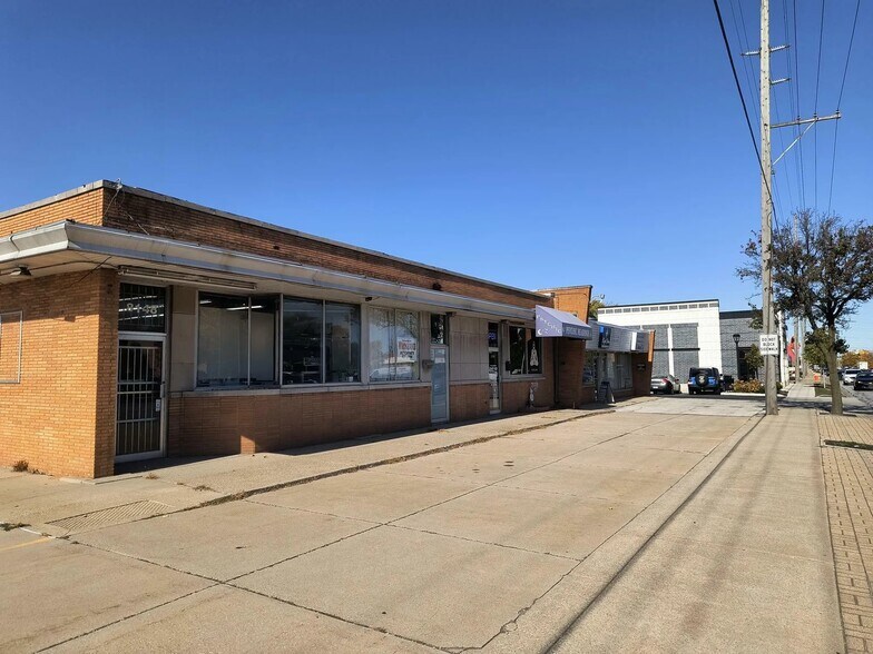 Primary Photo Of 8146 Calumet Ave, Munster Office For Sale