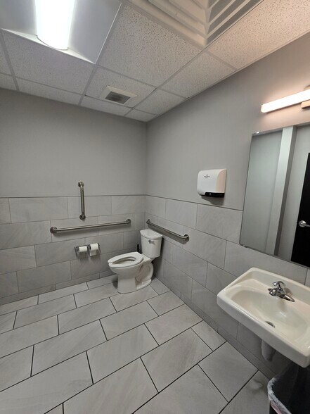 More Photos Of 1155 40th Ave S, Grand Forks Sports And Entertainment For Sale