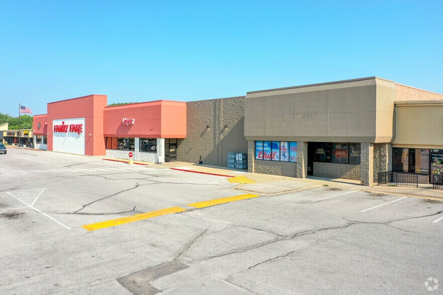 More Photos Of 14404-14630 W Center Rd, Omaha Unknown For Lease