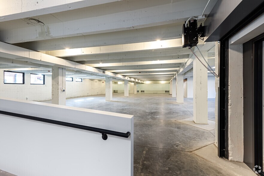 More Photos Of 14 W 3rd St, Kansas City Office For Lease