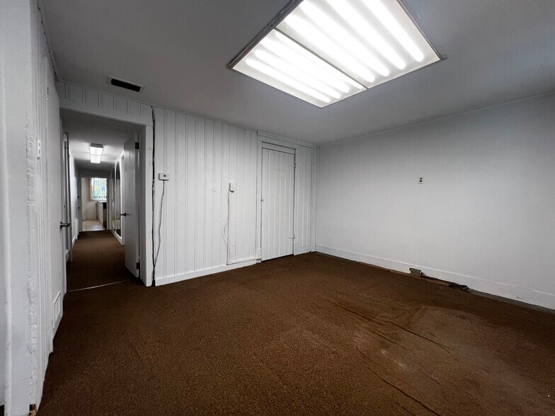 More Photos Of 37 E Main St, Oyster Bay Office Residential For Lease