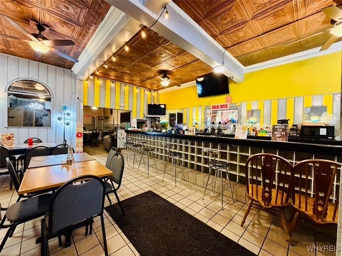 More Photos Of 1701 Pine Ave, Niagara Falls Restaurant For Sale