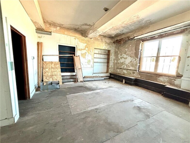More Photos Of 10 South St, Auburn Office For Sale